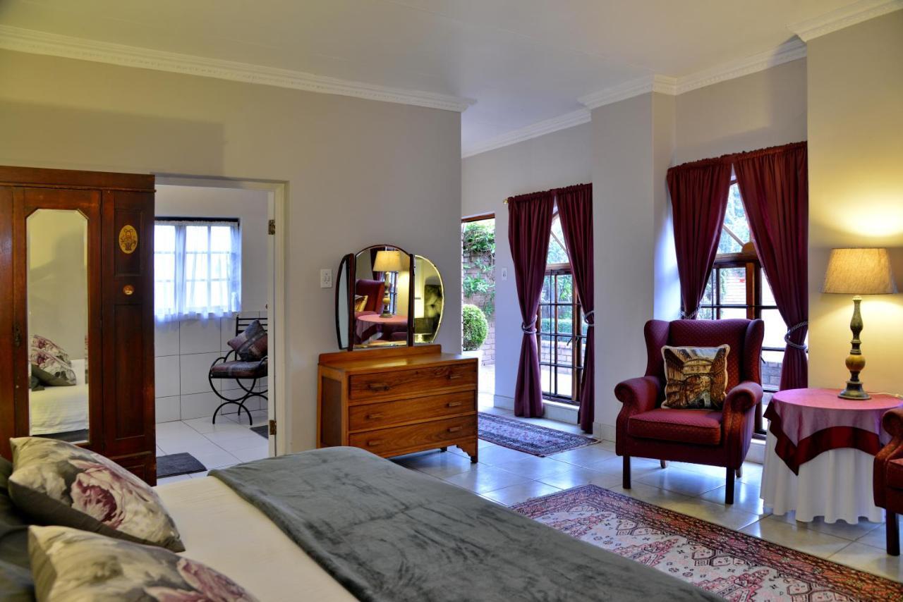 Owls Loft Guest House Midrand Exteriör bild