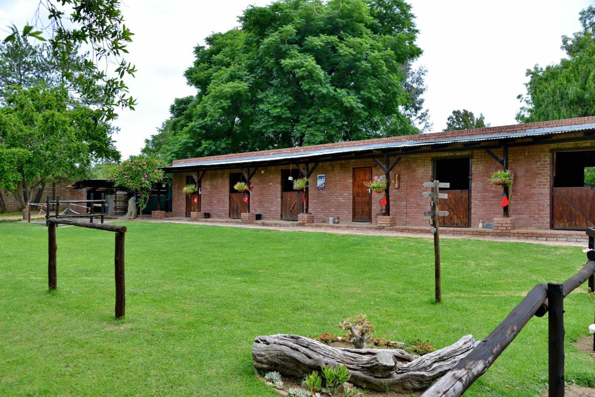 Owls Loft Guest House Midrand Exteriör bild