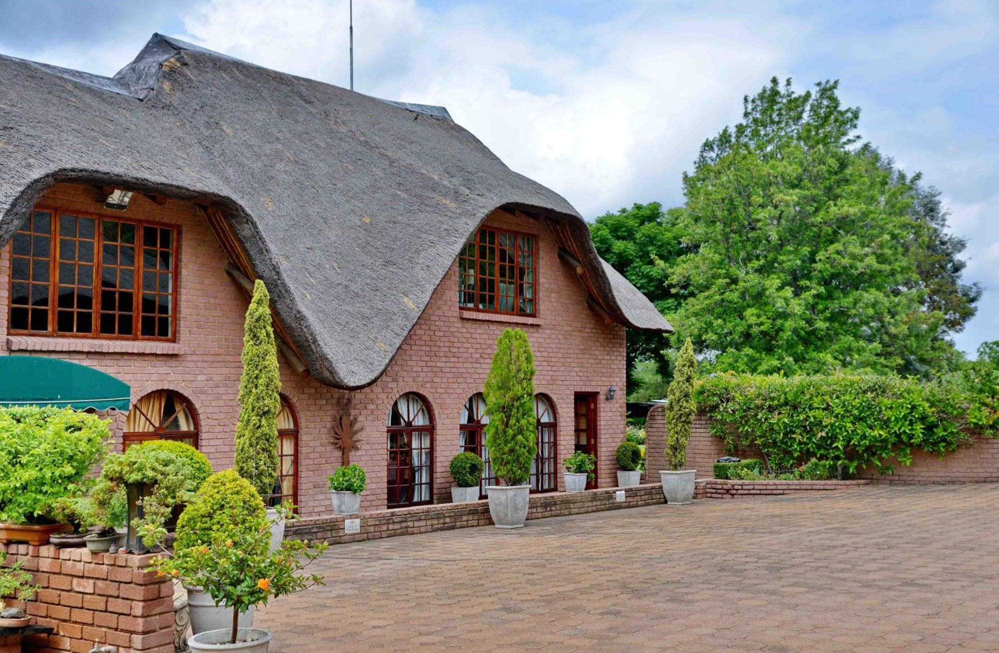 Owls Loft Guest House Midrand Exteriör bild