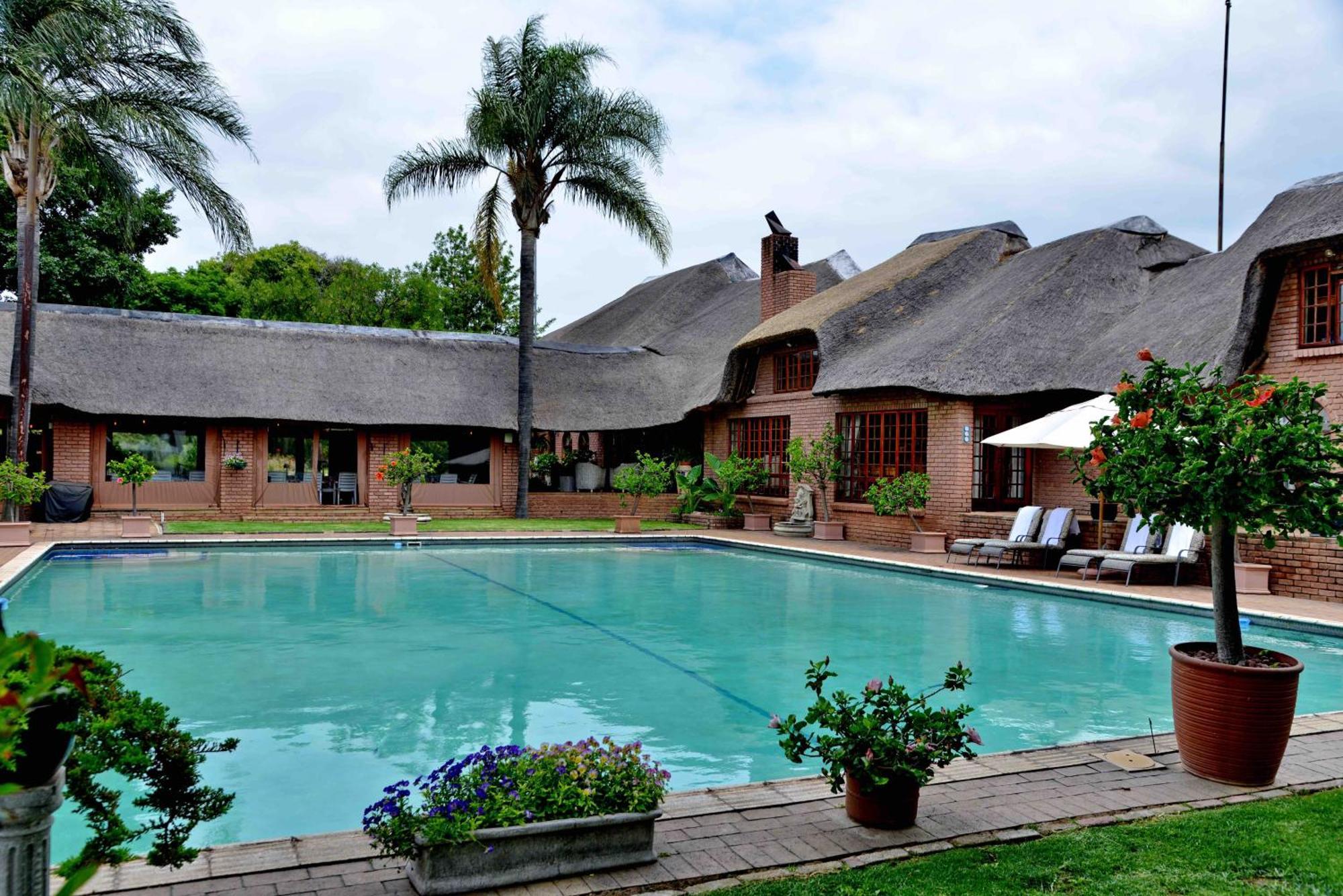 Owls Loft Guest House Midrand Exteriör bild
