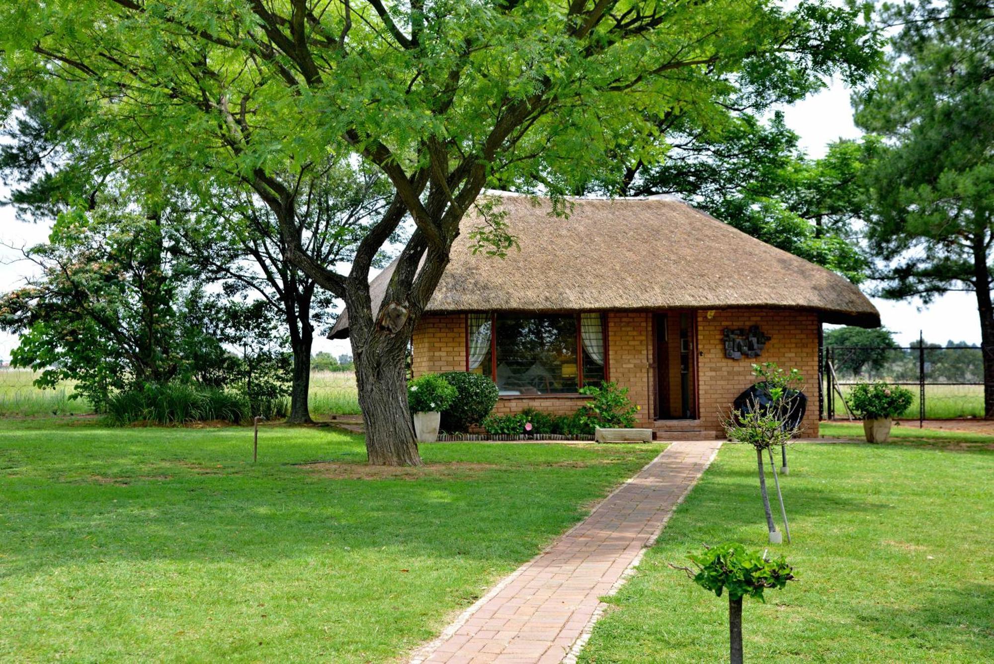 Owls Loft Guest House Midrand Exteriör bild