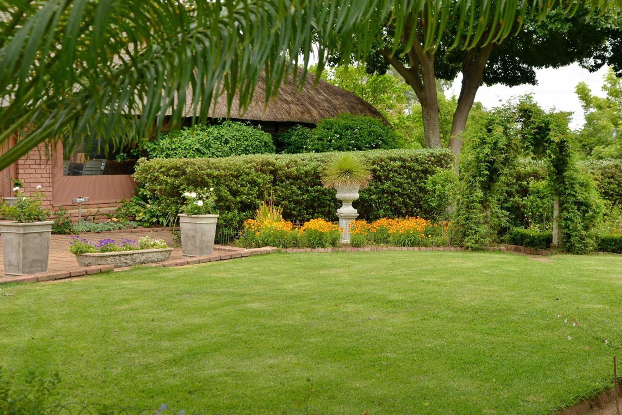Owls Loft Guest House Midrand Exteriör bild