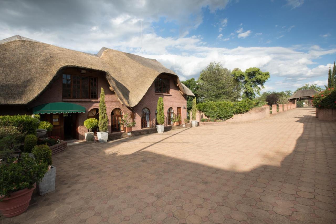Owls Loft Guest House Midrand Exteriör bild